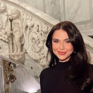 Meet your Posher, Caroline